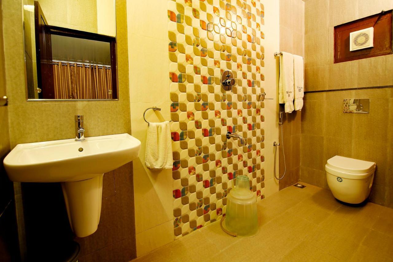 Del-679 Otel Munnar Dış mekan fotoğraf