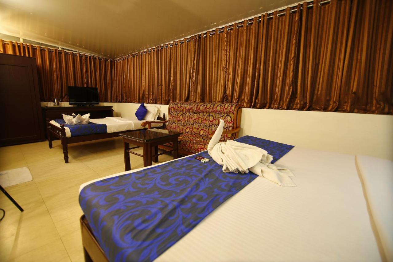 Del-679 Otel Munnar Dış mekan fotoğraf